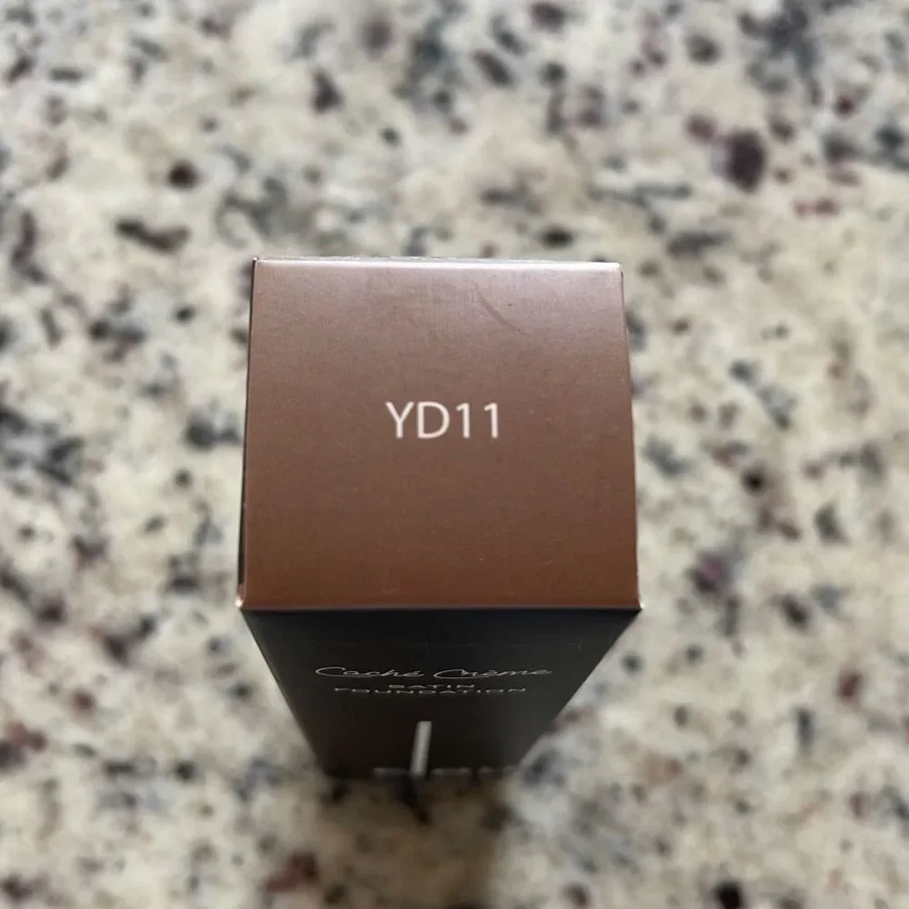 Doucce Caché Crème‎ Satin Foundation Color: YD11 (Yellow Undertone Dark)